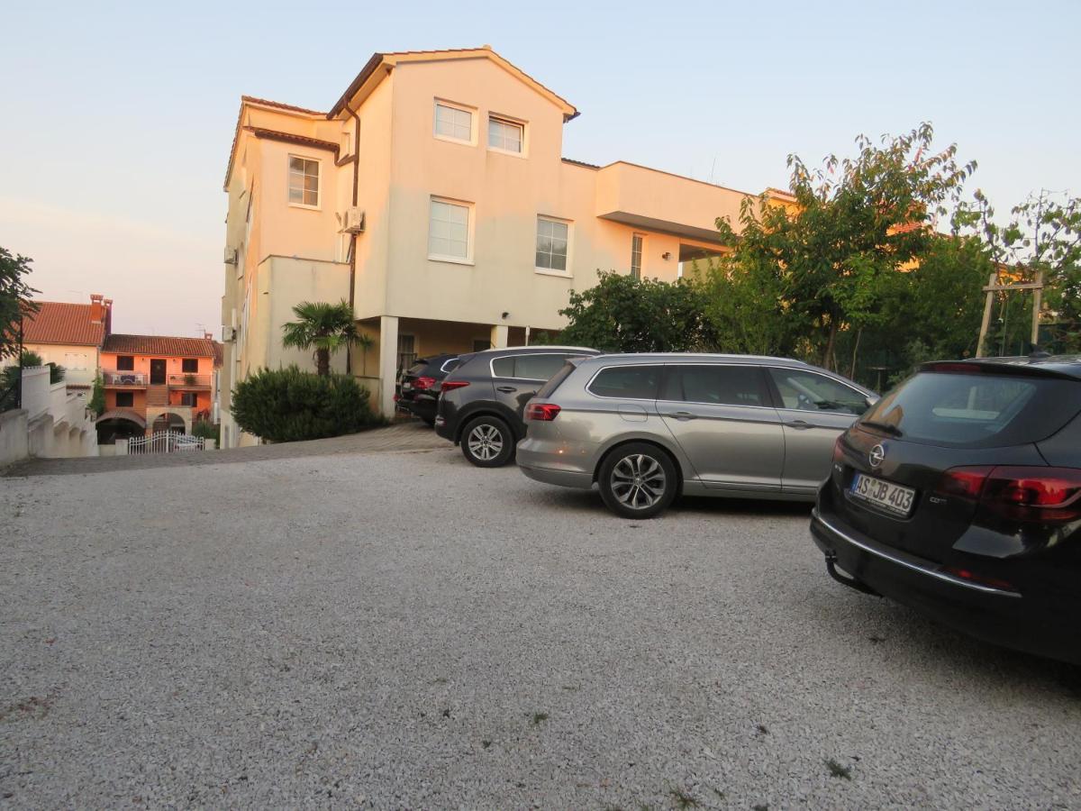 Apartments Villa Urbajs Vrsar Εξωτερικό φωτογραφία