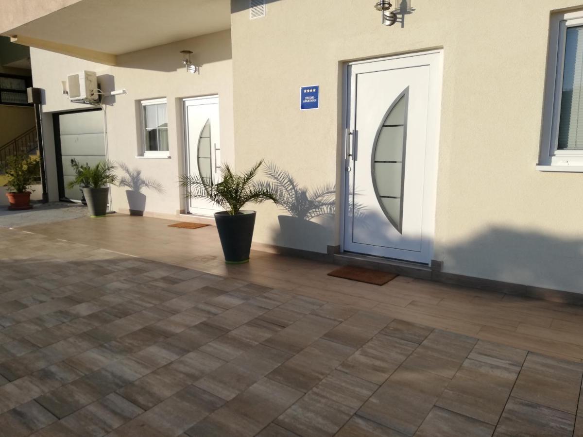 Apartments Villa Urbajs Vrsar Εξωτερικό φωτογραφία